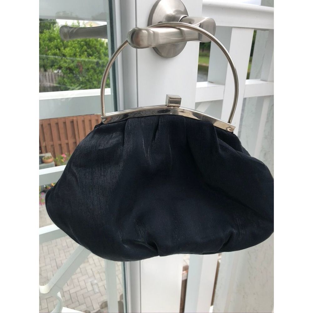 Bracelet crossbody bag